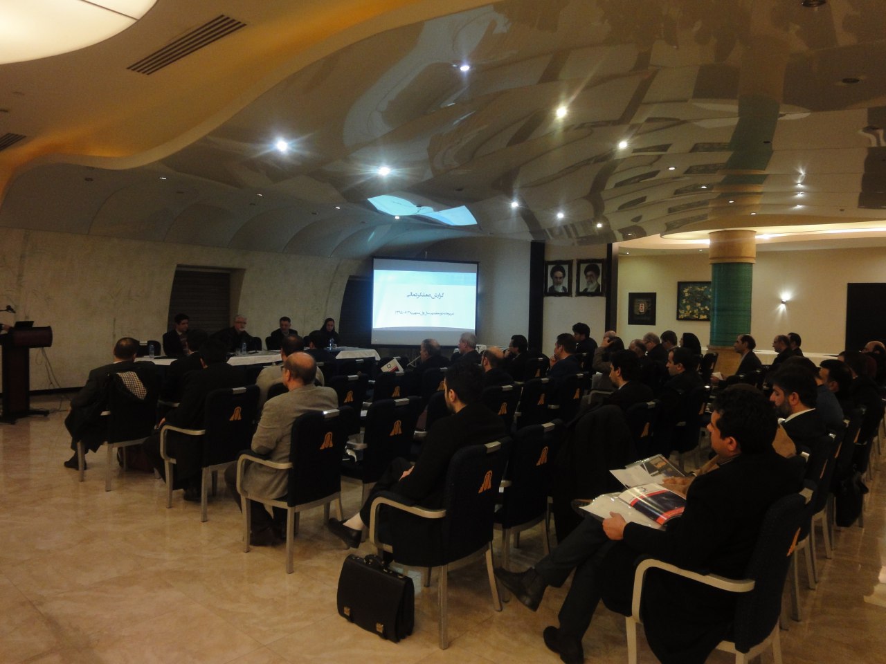 photo5783141445539047585