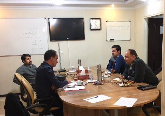 photo5791660440156219393